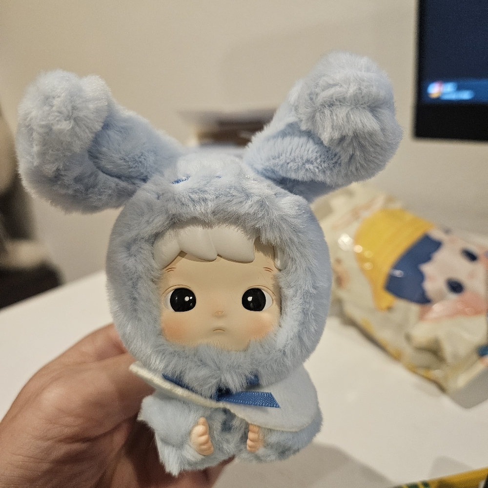 Hacipupu Snuggle With You By Popmart - Snuggle Bunny With Moveable ears! - Picture 2 of 5